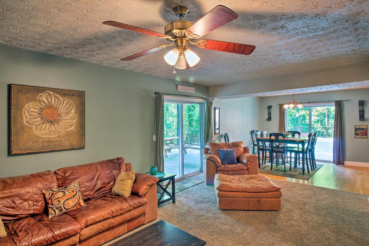 Spacious Georgia Getaway With Dock On Lake Lanier! غينسفيل المظهر الخارجي الصورة